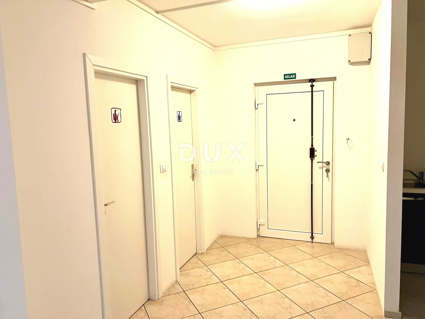 istra, pula - poslovni prostor na kaštanjeru 150 m2 - slika 6