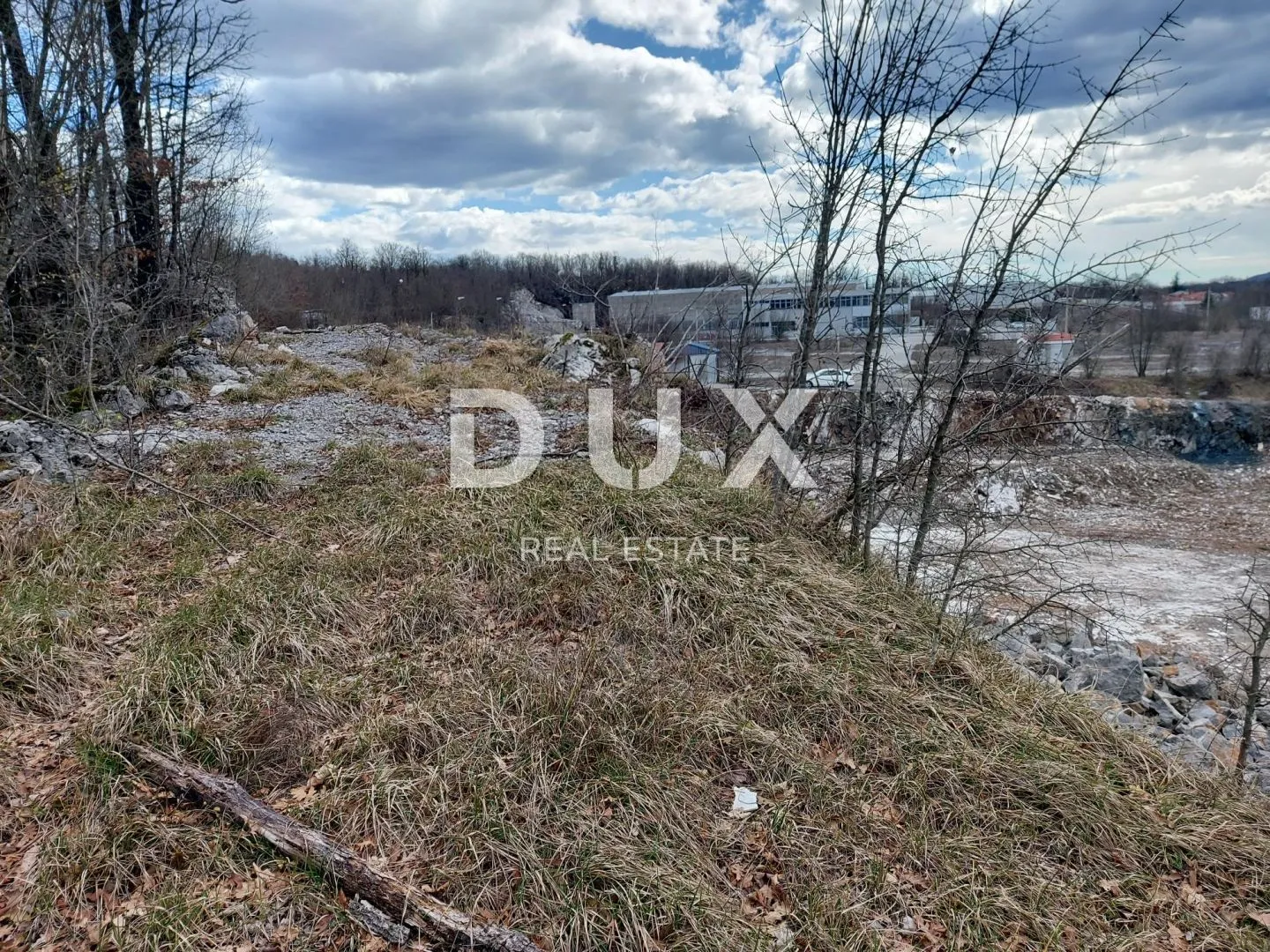 permani - građevinski teren 1640 m2 za halu / poslovnu zgradu - slika 3