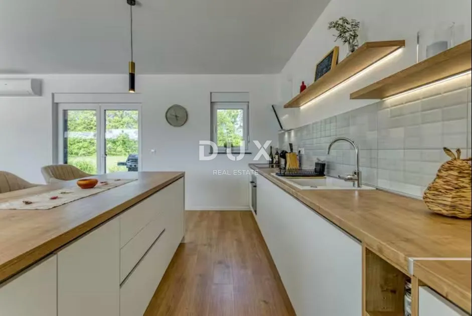 istra,labin(okolica) - moderna novogradnja s bazenom - slika 13