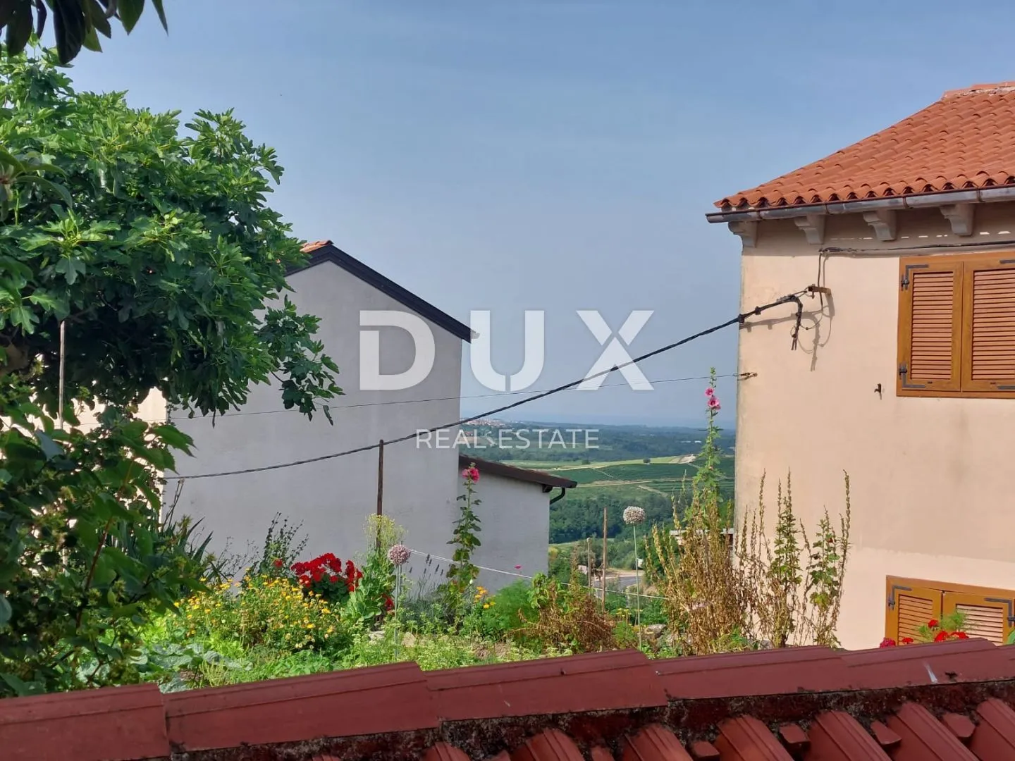 istra, buje - kuća s restoranom u centru buja, pogled na more - slika 25