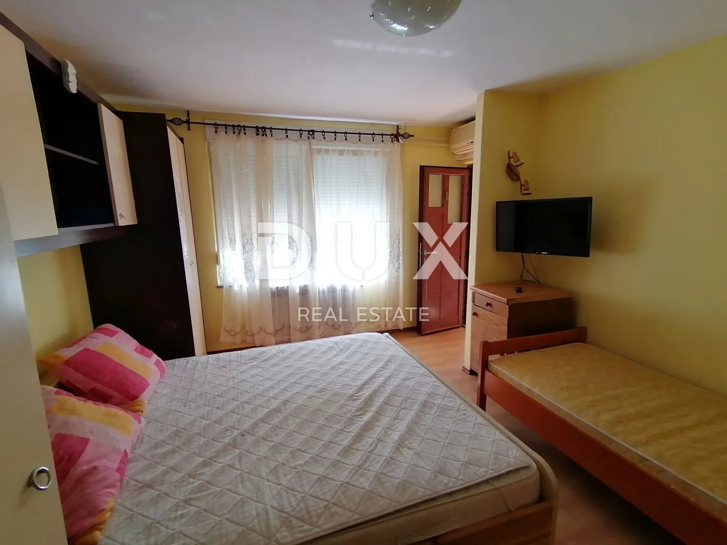 istra, pula - dva stana u centru grada 60m2 - slika 6