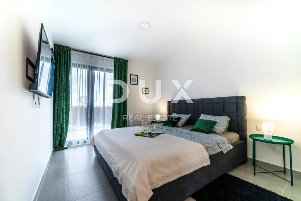 istra, poreč - moderna vila s bazenom - slika 36