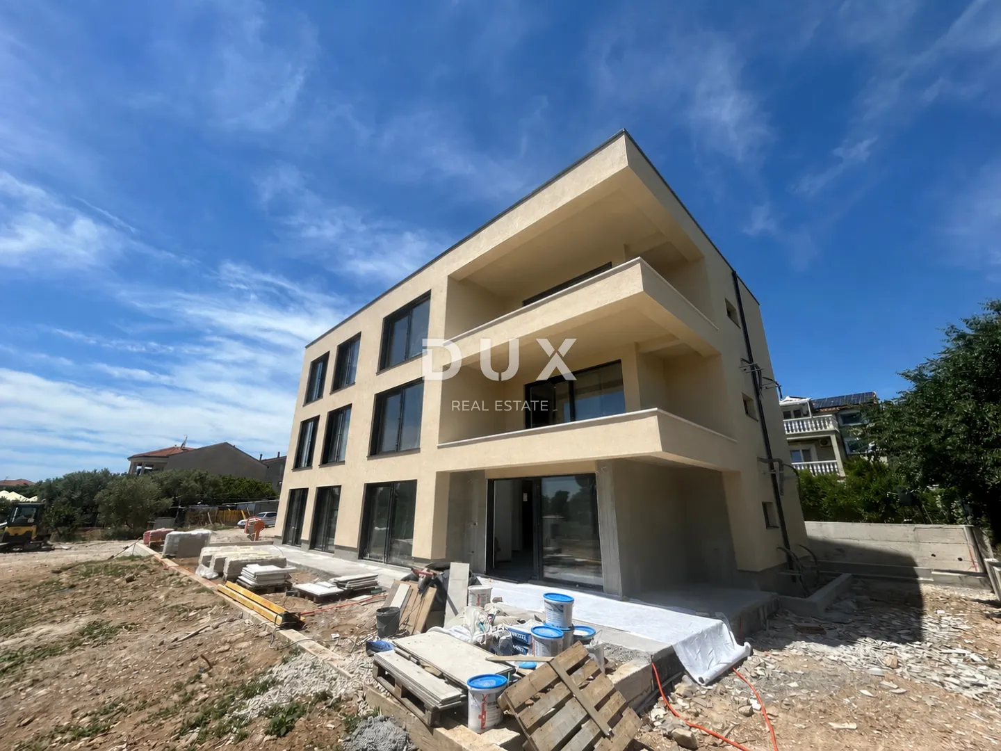 vodice – 3ss+db stan s vrtom i pogledom na more, 70 m od mora i plaže - slika 5