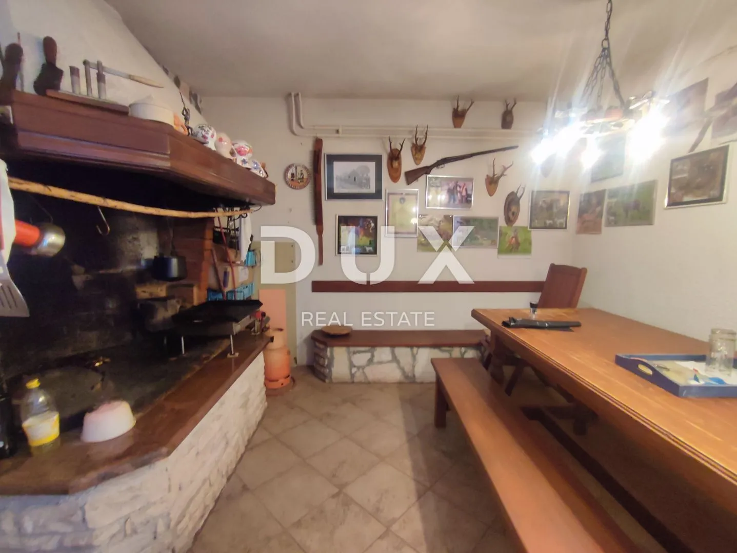 istra, pula, veli vrh - impozantna obiteljska vila nadomak grada - slika 164