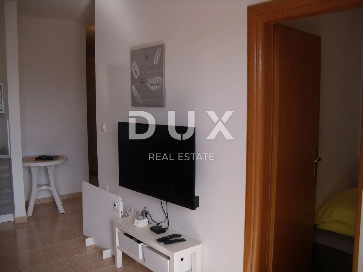 otok krk, grad krk - apartman 2s+db sa okućnicom 53 m2 - slika 2