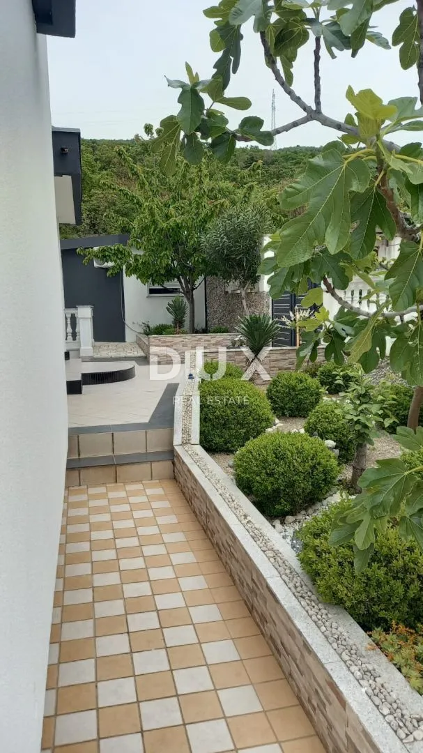 crikvenica - kuća s bazenom i lijepim pogledom na more - slika 12