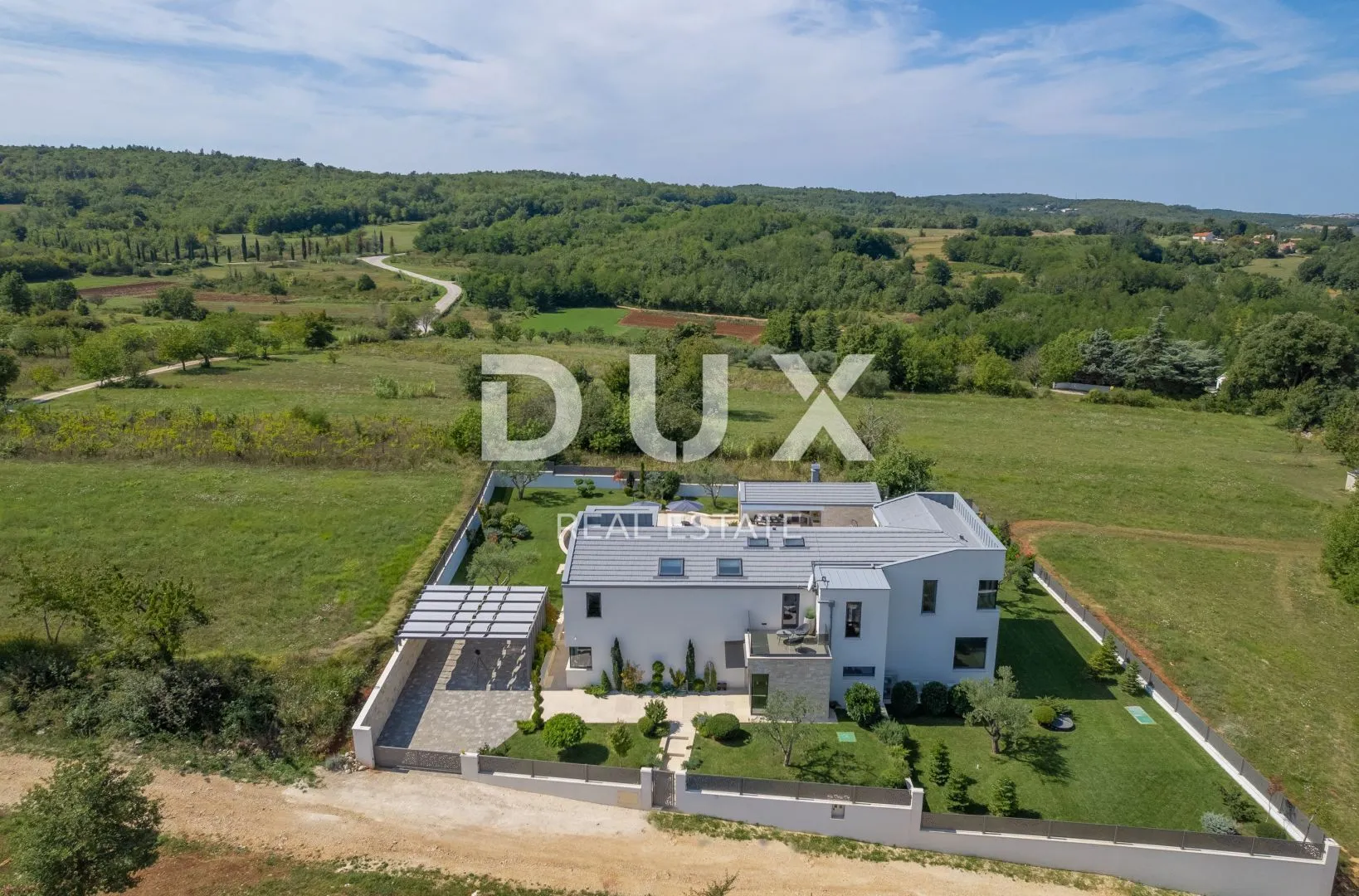 istra, motovun - impresivna luksuzna vila - slika 62