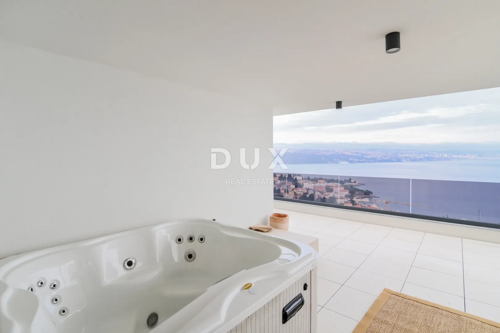 opatija, centar - dizajnerski penthouse s jacuzzijem i pogledom na more - slika 9