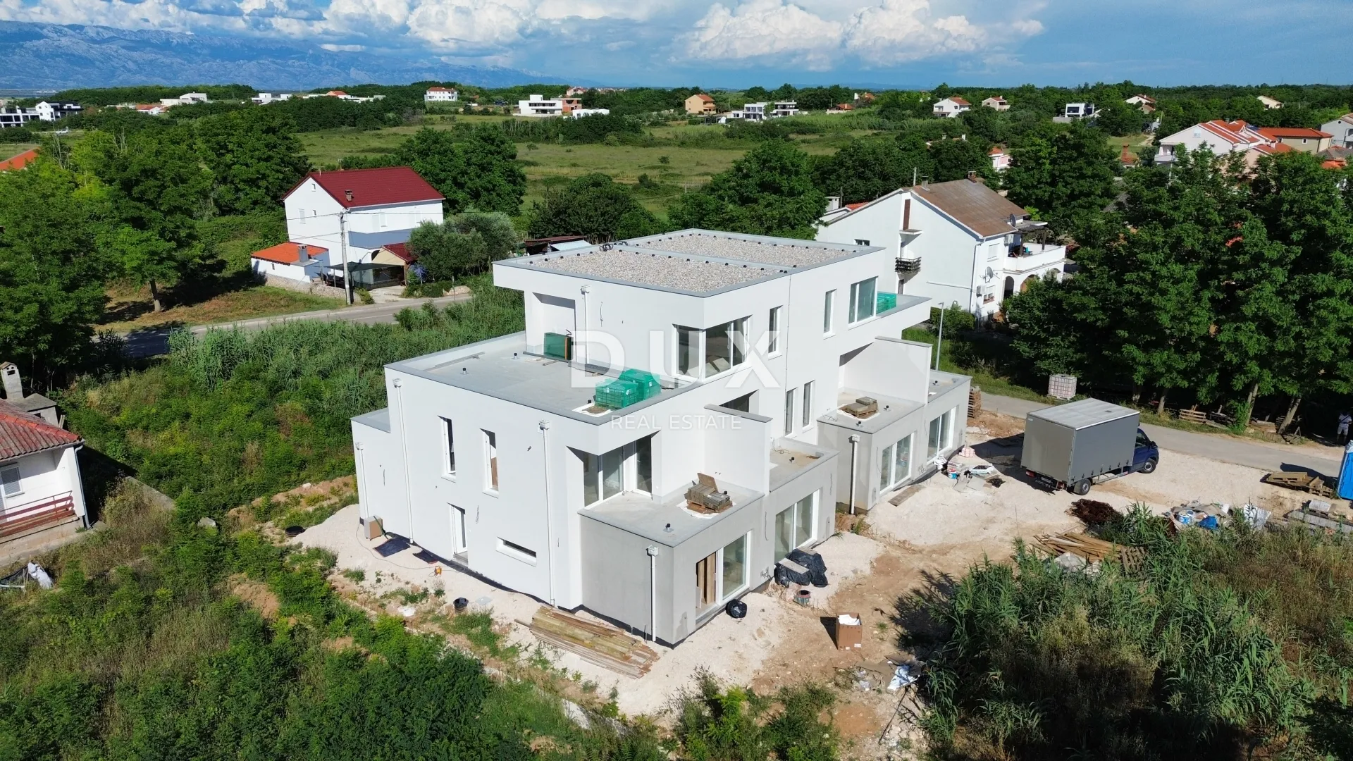 zadar, privlaka - dvoetažni stan s vlastitim vrtom 3 minute hoda do pješčane plaže! a - slika 7