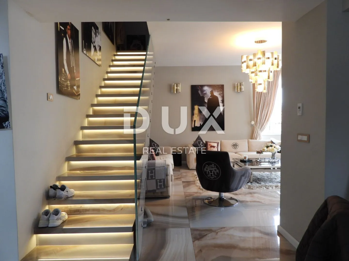 opatija, centar- eksluzivno uređen dvoetažni stan 4s+db 165m2 - slika 8