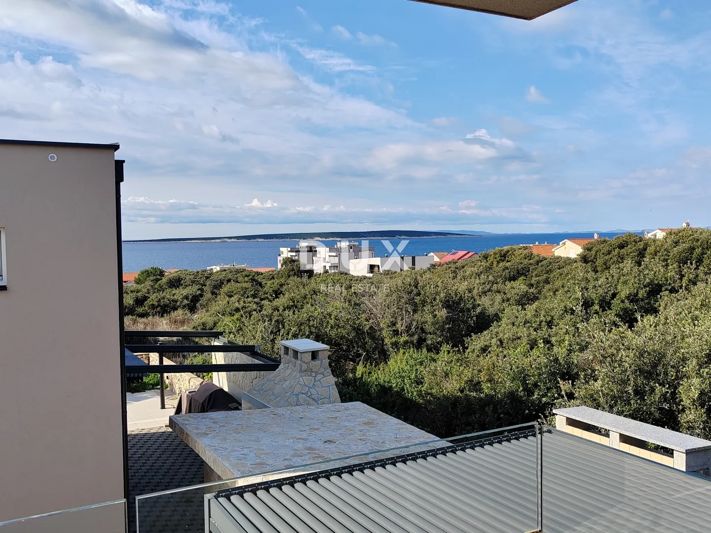 OTOK PAG, MANDRE- PRILIKA - Namješten stan u novogradnji - Mandre, Kolan