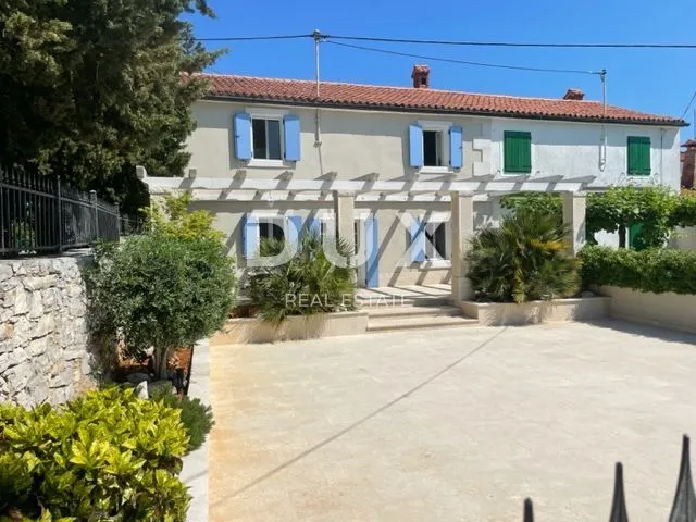 ISTRA, UMAG - Šarmantna kuća blizu mora, PRILIKA!