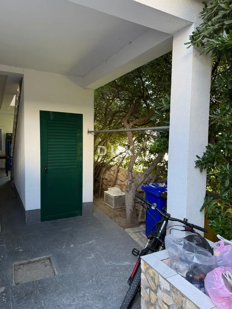 otok pag, pag - apartmanska kuća sa restoranom - slika 8