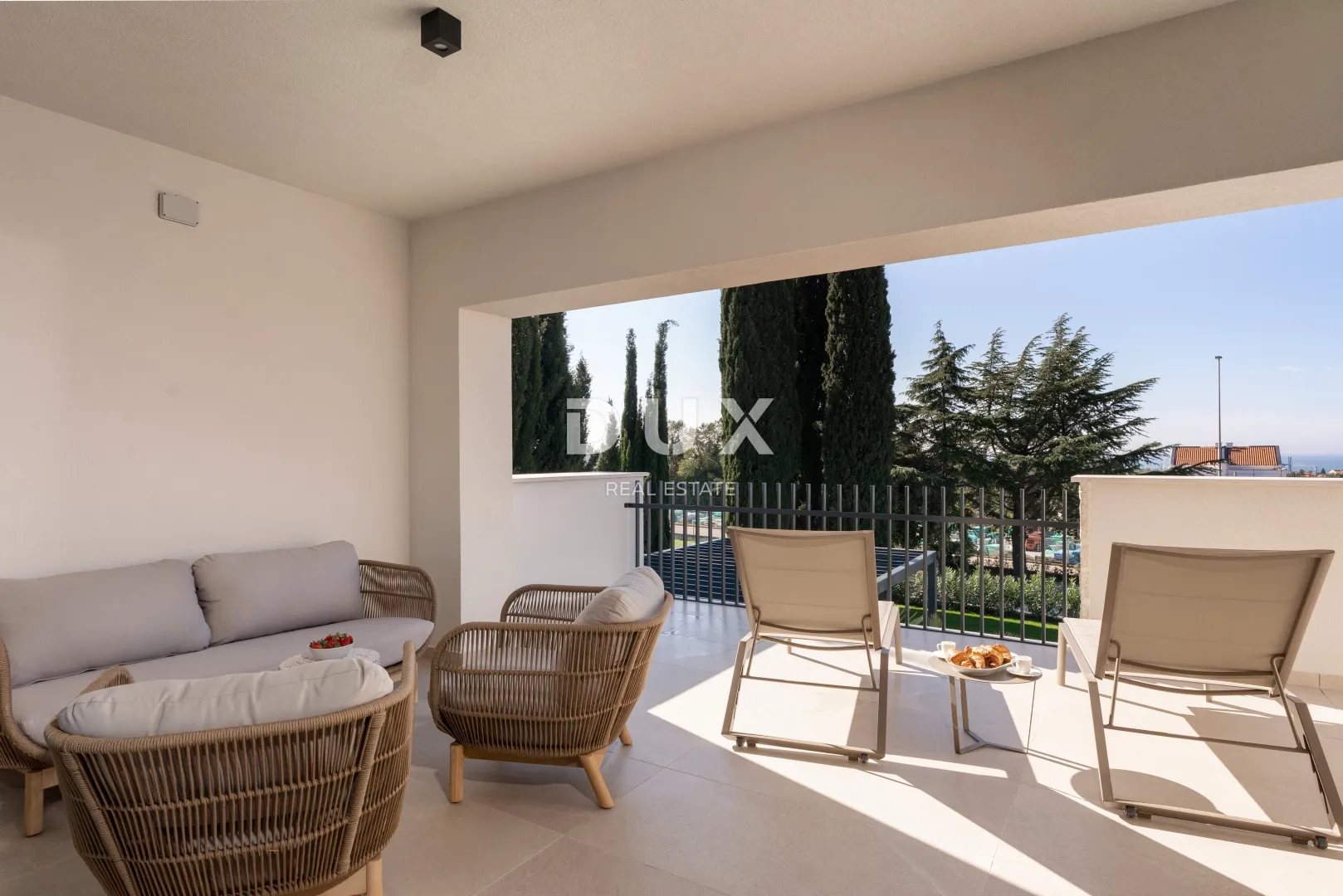 istra, poreč – ekskluzivna vila, tri stambene jedinice, luksuz uz more - slika 32