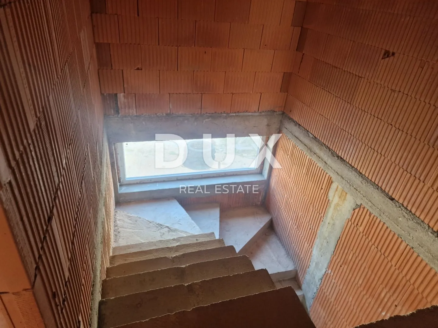 otok pag, grad pag - villa sa bazenom u izgradnji - slika 14