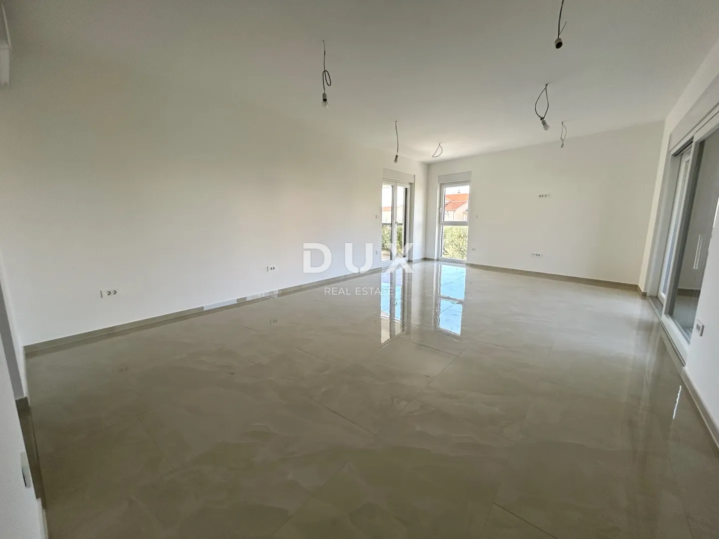 šibenik, vodice – dvosoban stan s 2 velike terase (25 m²), novogradnja - slika 5