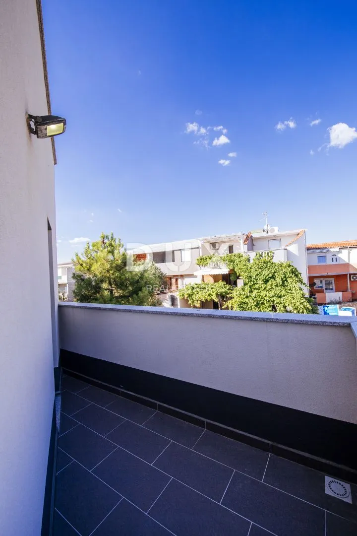 otok pag, košljun - vila pored mora sa 4 apartmana - slika 19