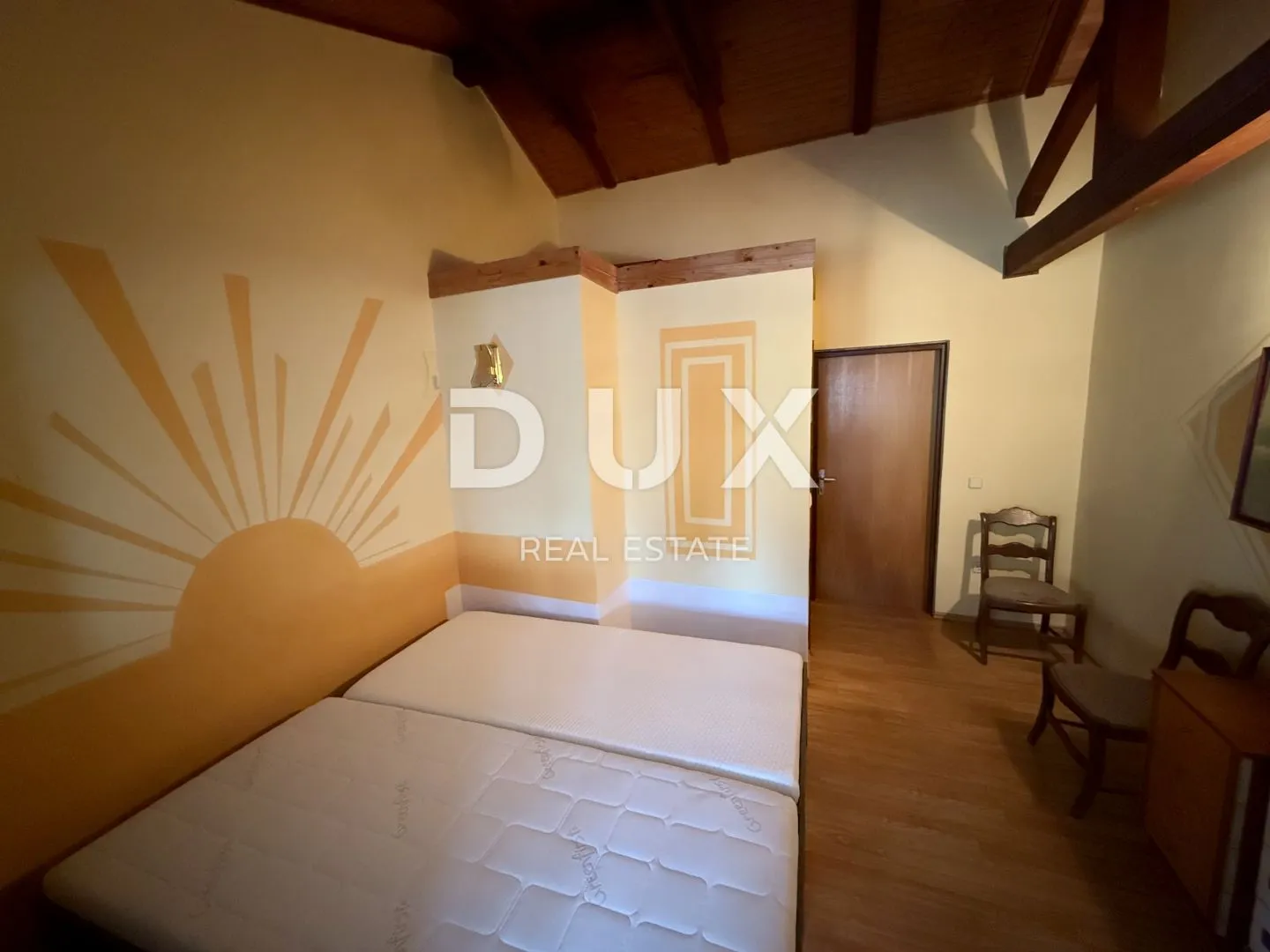 dugo selo, lukarišće - prostrana poslovno-stambena kuća 330m2 + okoliš 800m2 - slika 11