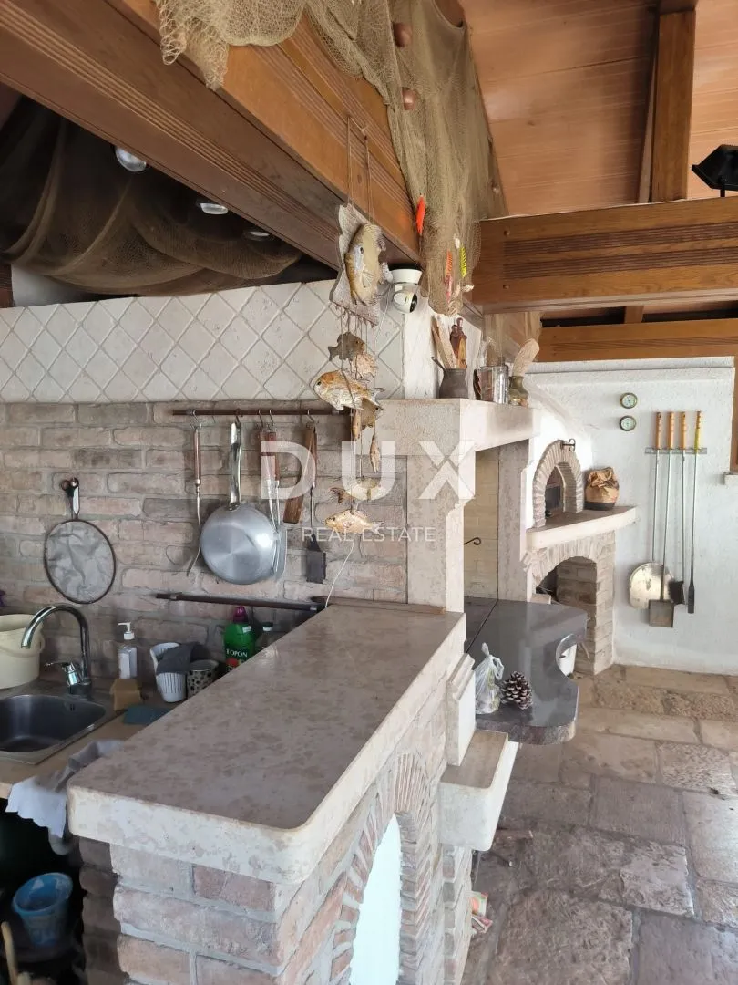 istra, umag - raskošna vila prvi red do mora! - slika 18