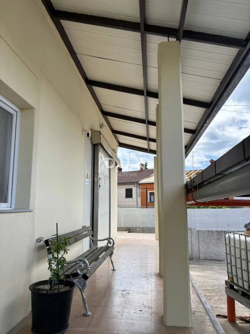 istra, pula - kuća s prostranim stanom, garažom i velikim poslovnim prostorom! - slika 39