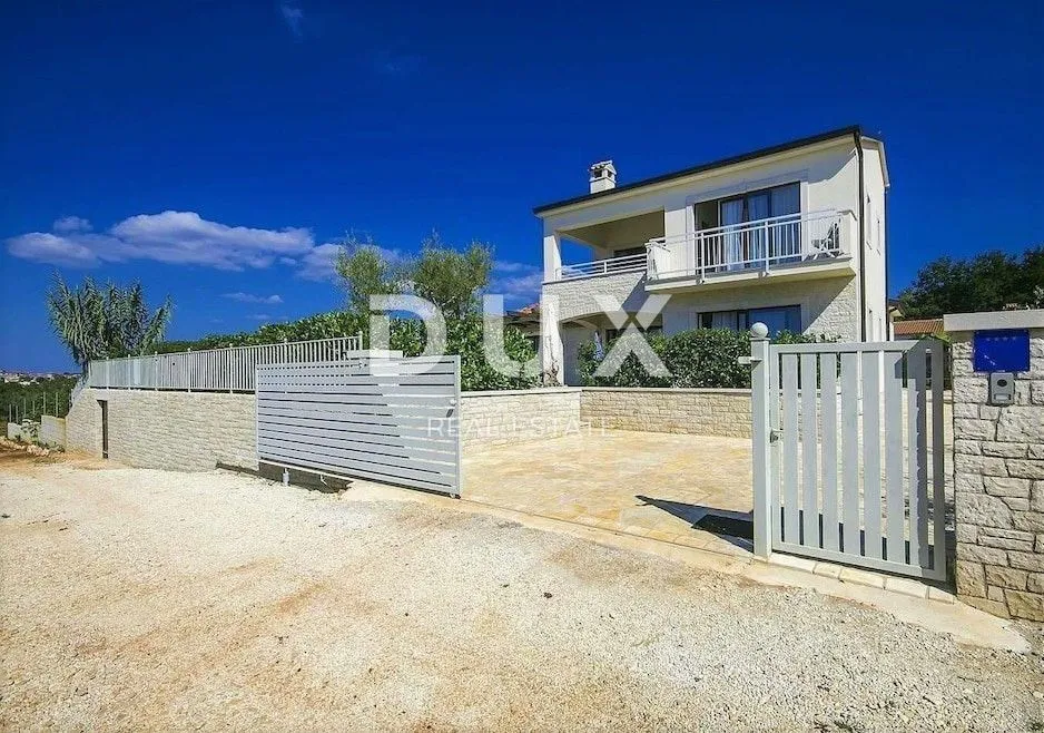 istra, višnjan - vila s koje se pruža panoramski pogled - slika 42