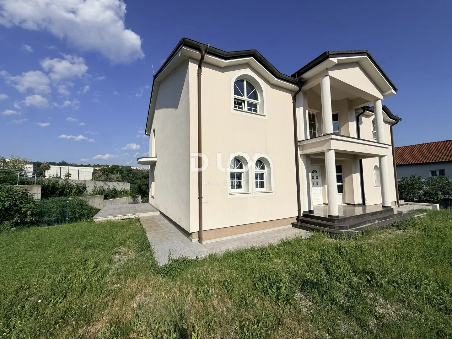 kastav, brnčići – luksuzna villa američkog stila na privatnoj parceli od 2000m2 - slika 17
