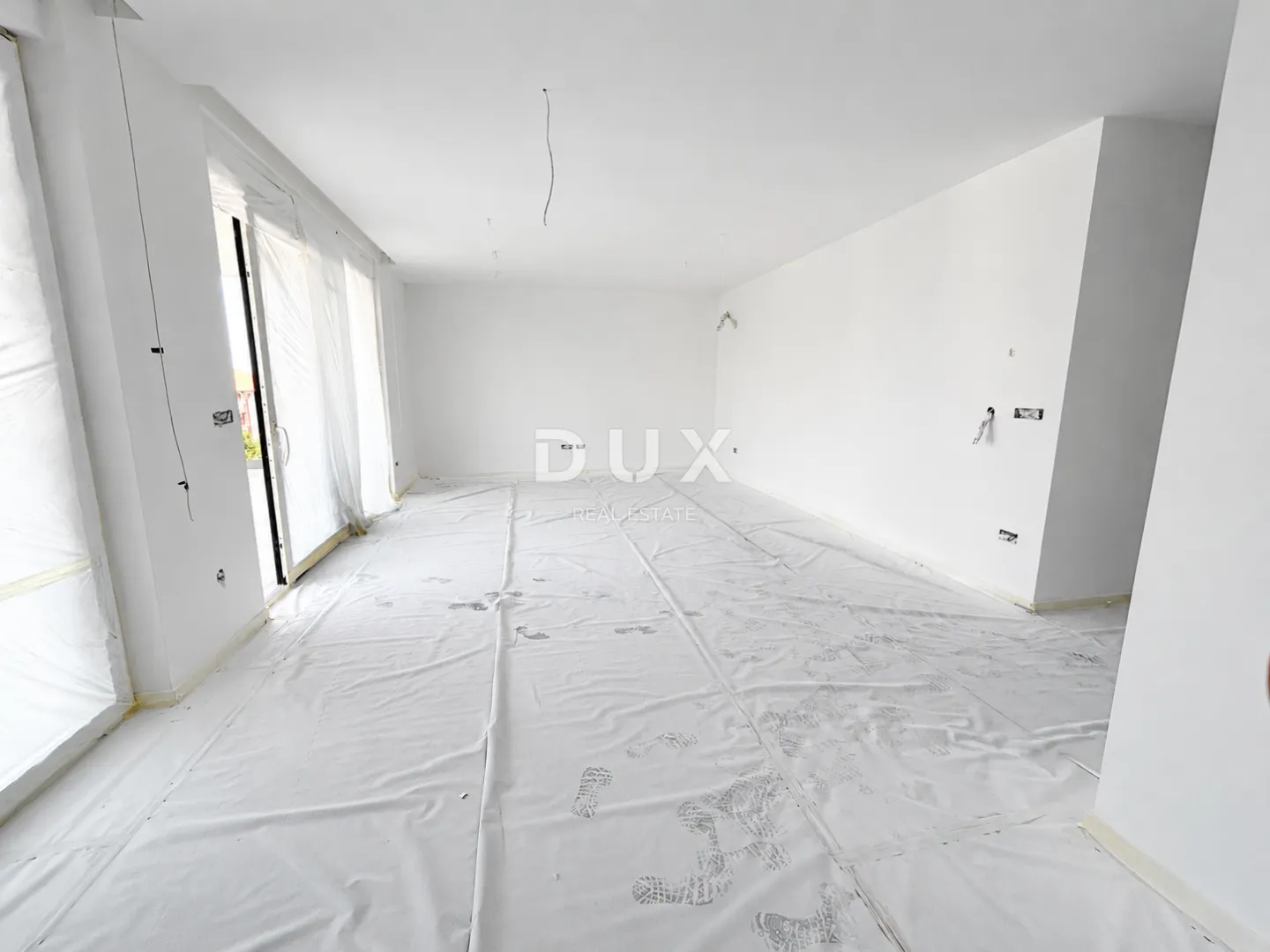 vodice, srima – penthouse s liftom, krovna terasa 109 m², 70m od plaže - slika 24
