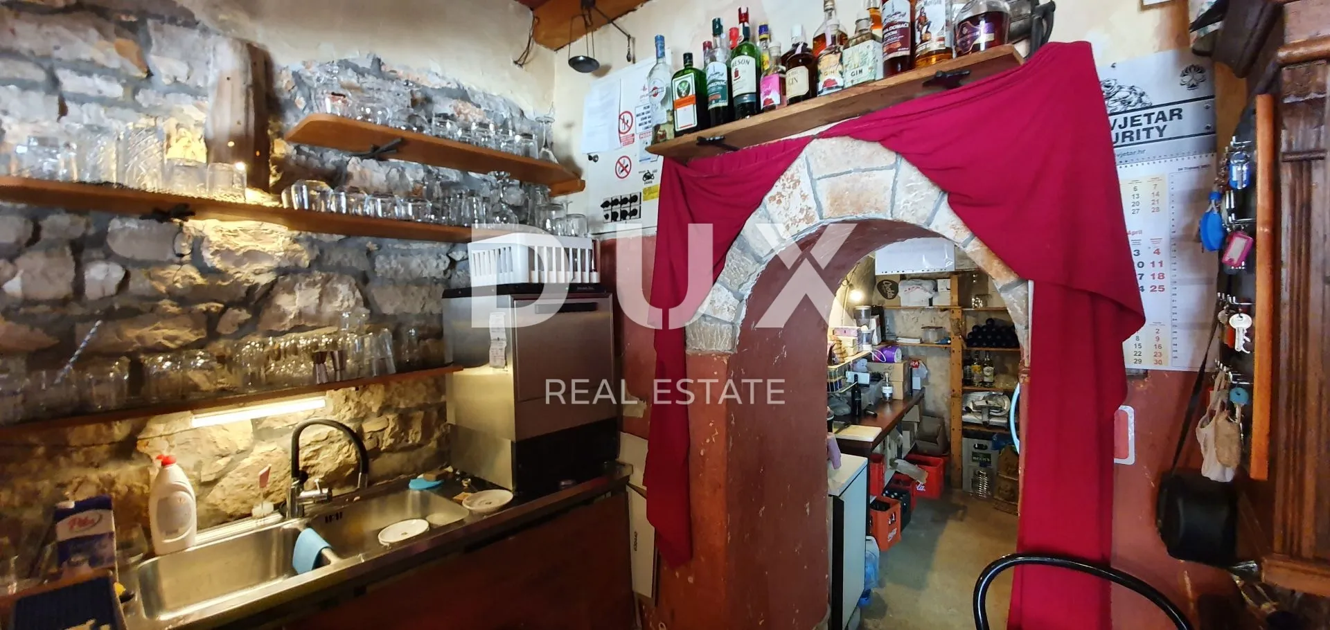 istra, bale - kamena bajka u srcu grada, 5 apartmana i poslovni prostor - slika 49