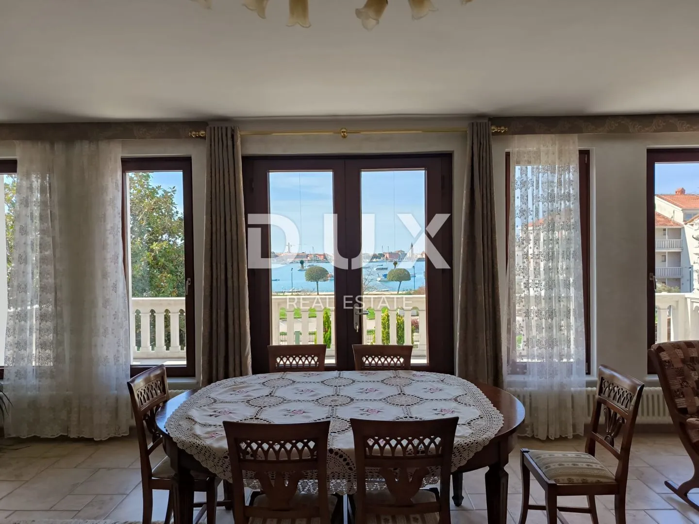istra, umag - raskošna vila prvi red do mora! - slika 76