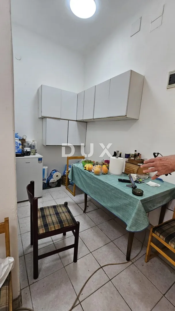 opatija - prostrani stan s pogledom u secesijskoj vili s puno potencijala, 152m2 - slika 11