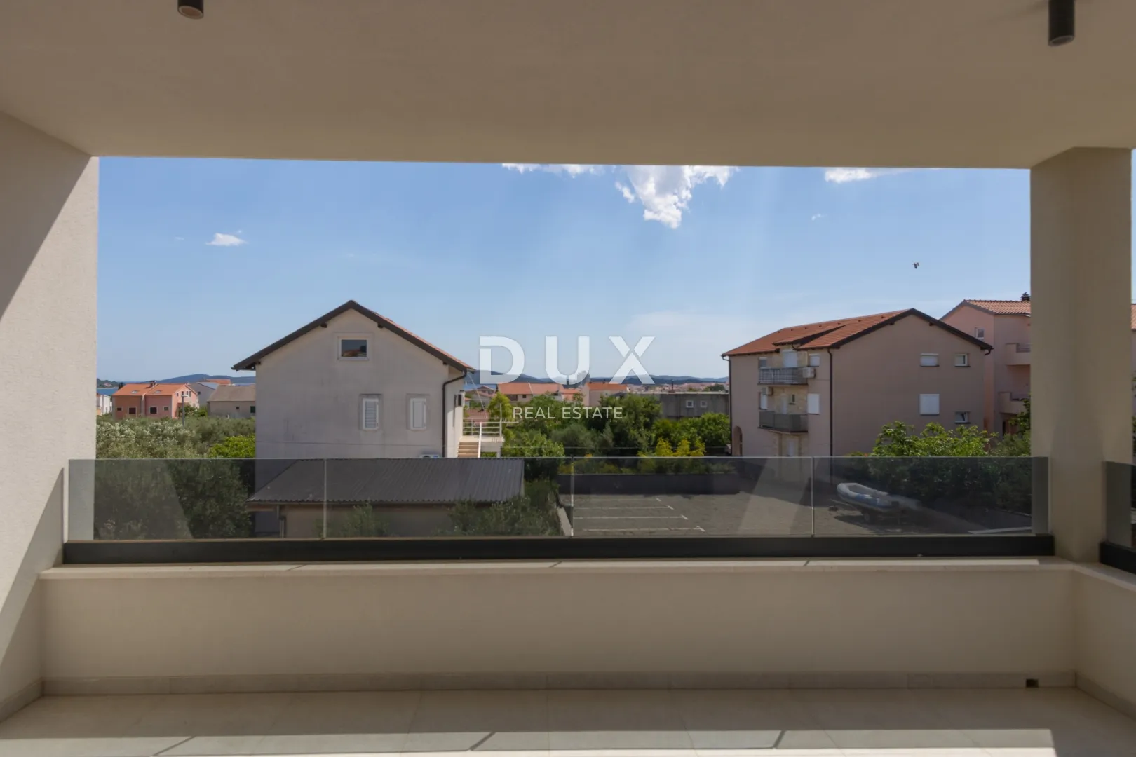 dalmacija, vodice - dvosoban stan, pogled na more, 2 parkinga - slika 7