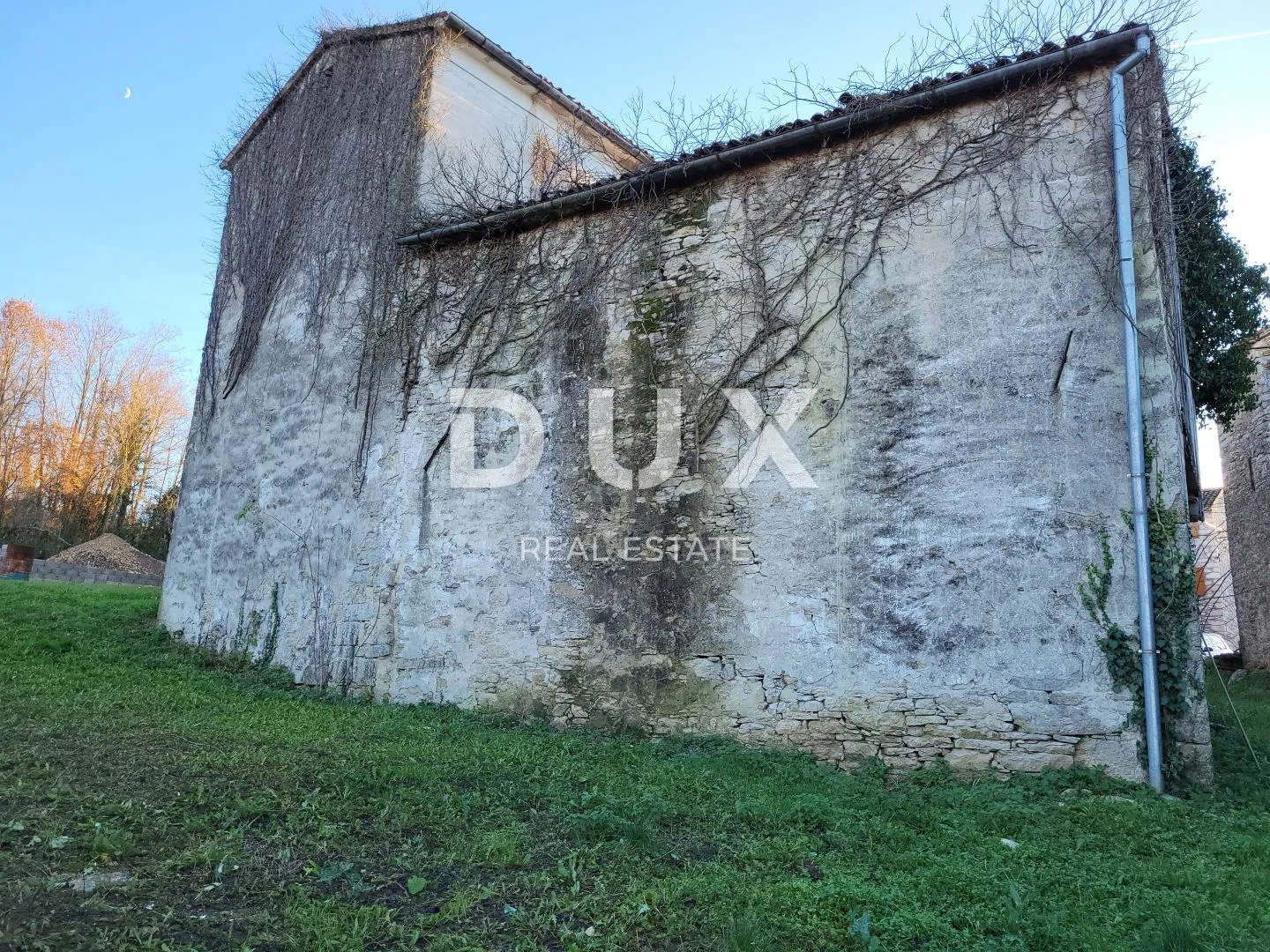istra, motovun - samostojeća starina za adaptaciju - slika 6