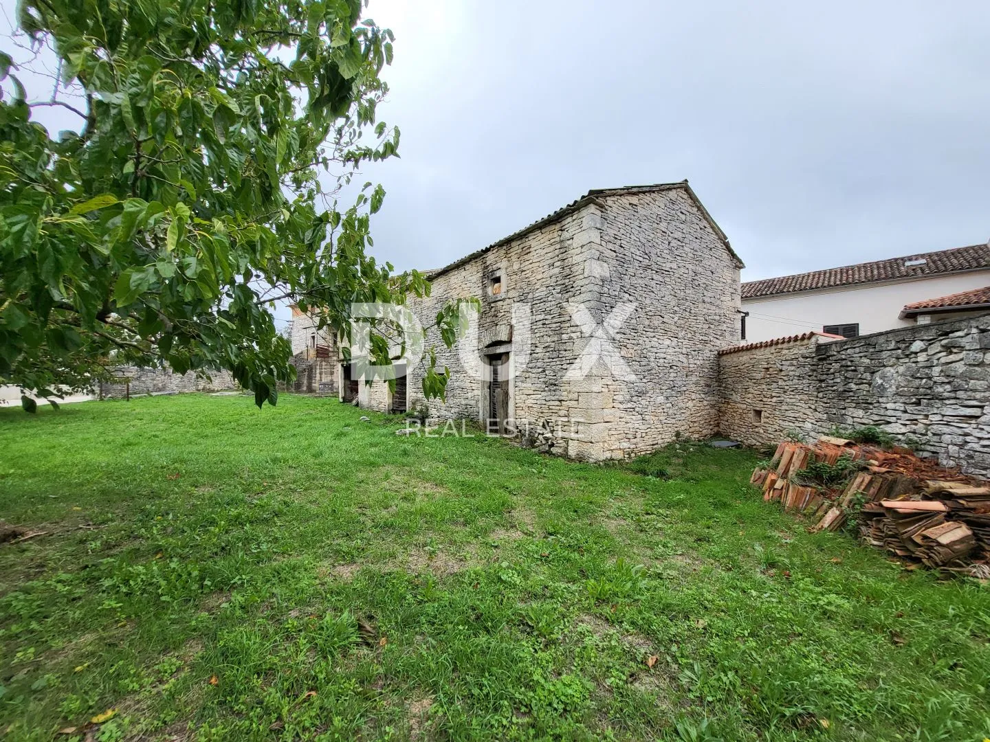 istra, svetvinčenat - dvije samostojeće kamene kuće - slika 15