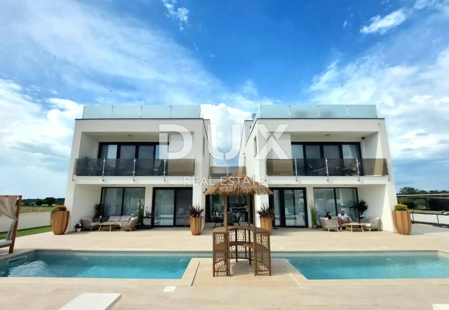 istra, poreč - ekskluzivna vila s dvije stambene jedinice - slika 1