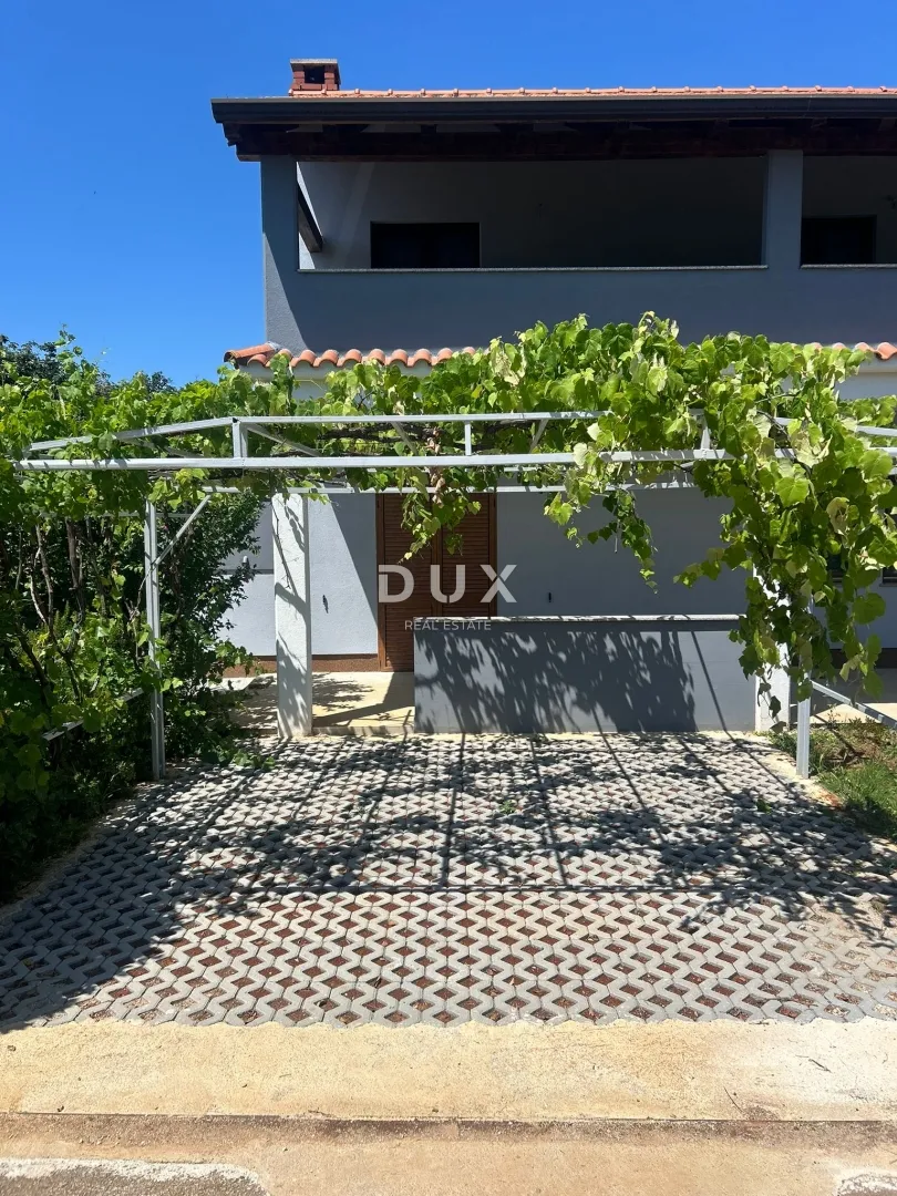 istra, poreč - prostrani renovirani stan s vrtom - slika 27