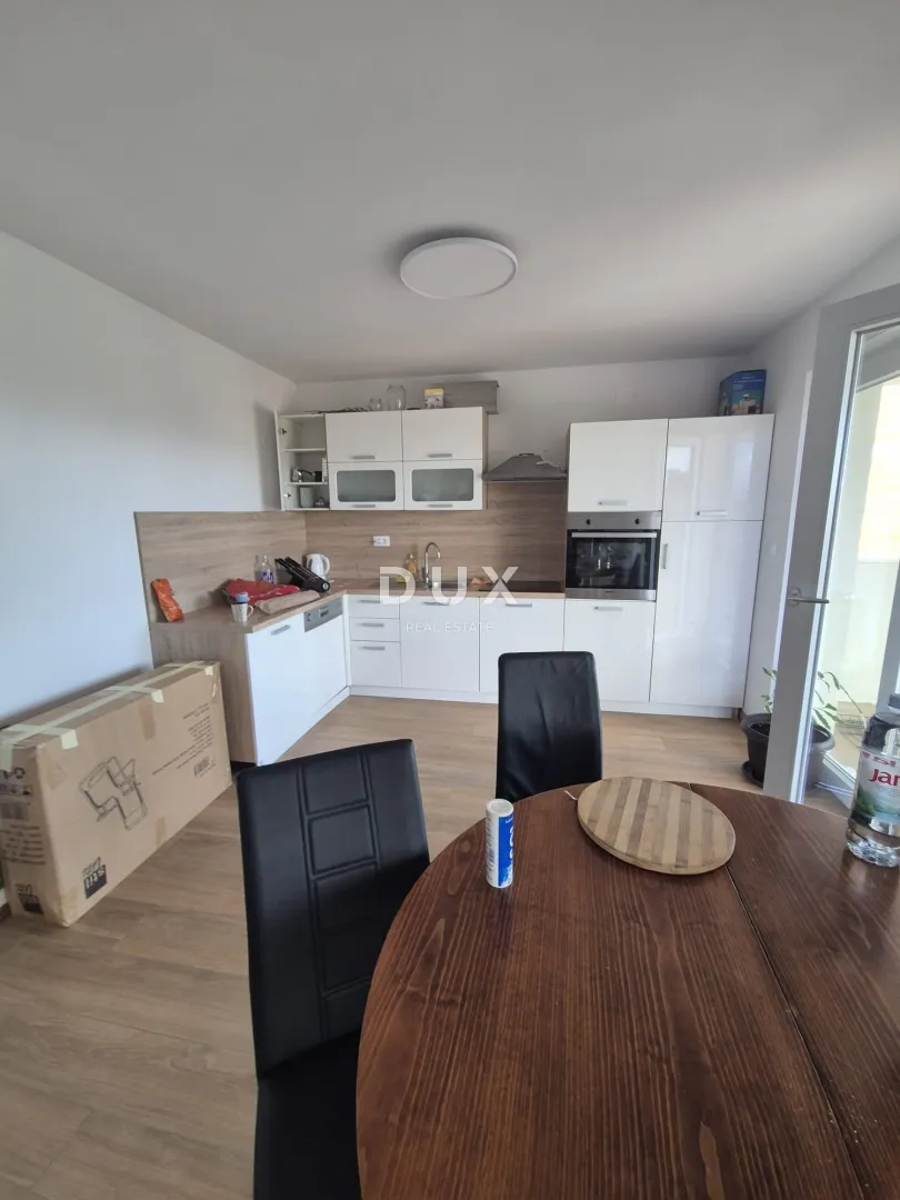 pašman, banj, kuća, 250 m2, 3 etaže, 100 m od plaže - slika 8