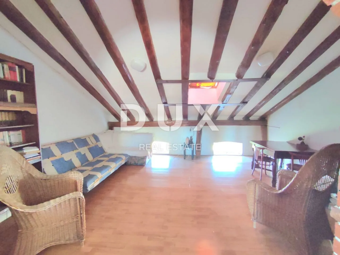 ISTRA, PULA - Stan za renovaciju u strogom centru grada