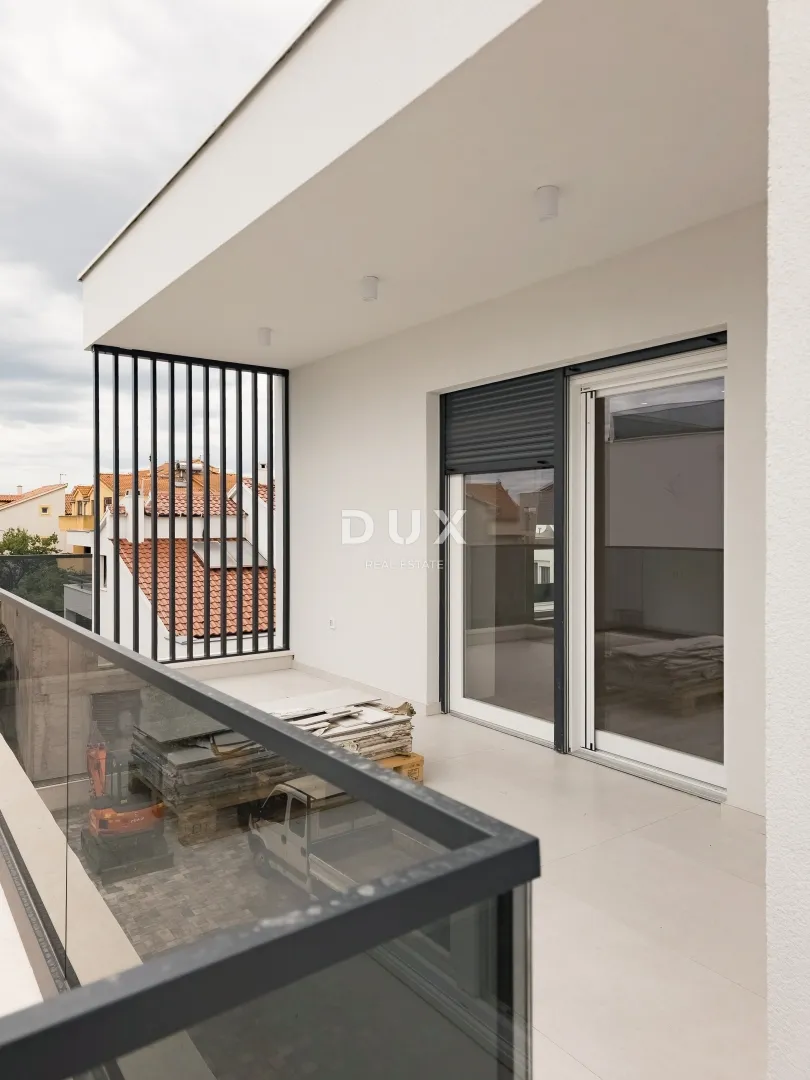 DALMACIJA, VODICE - Ekskluzivni penthouse s krovnom terasom od 80 m², 500m od mora