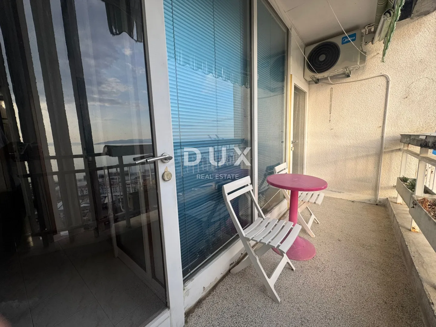 rijeka, podmurvice - dvosoban stan s balkonom i pogledom na more - slika 2