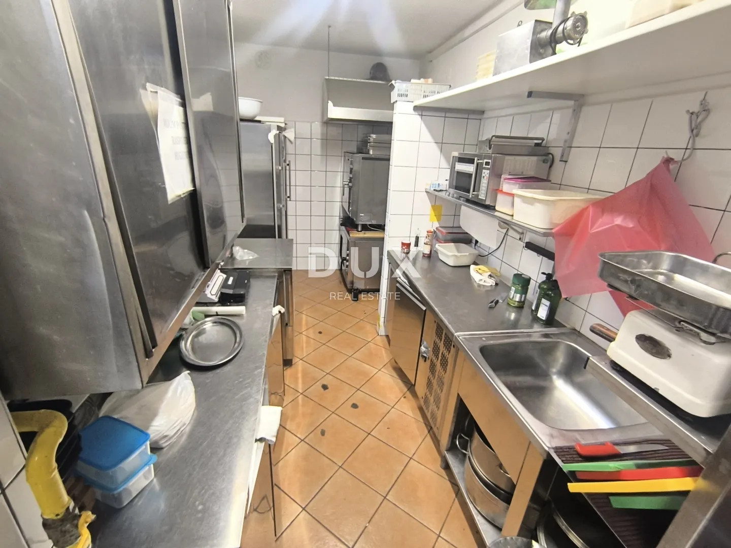 istra, rabac - restoran s uhodanim poslom, parking - bez ulaganja!! - slika 14