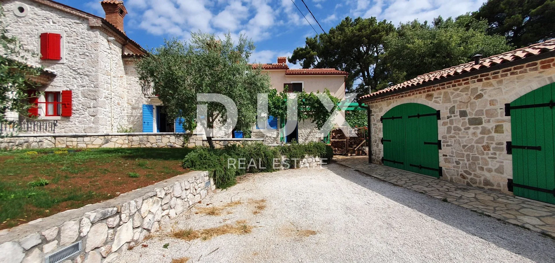istra, kršan - kamena ljepotica s bazenom - slika 56