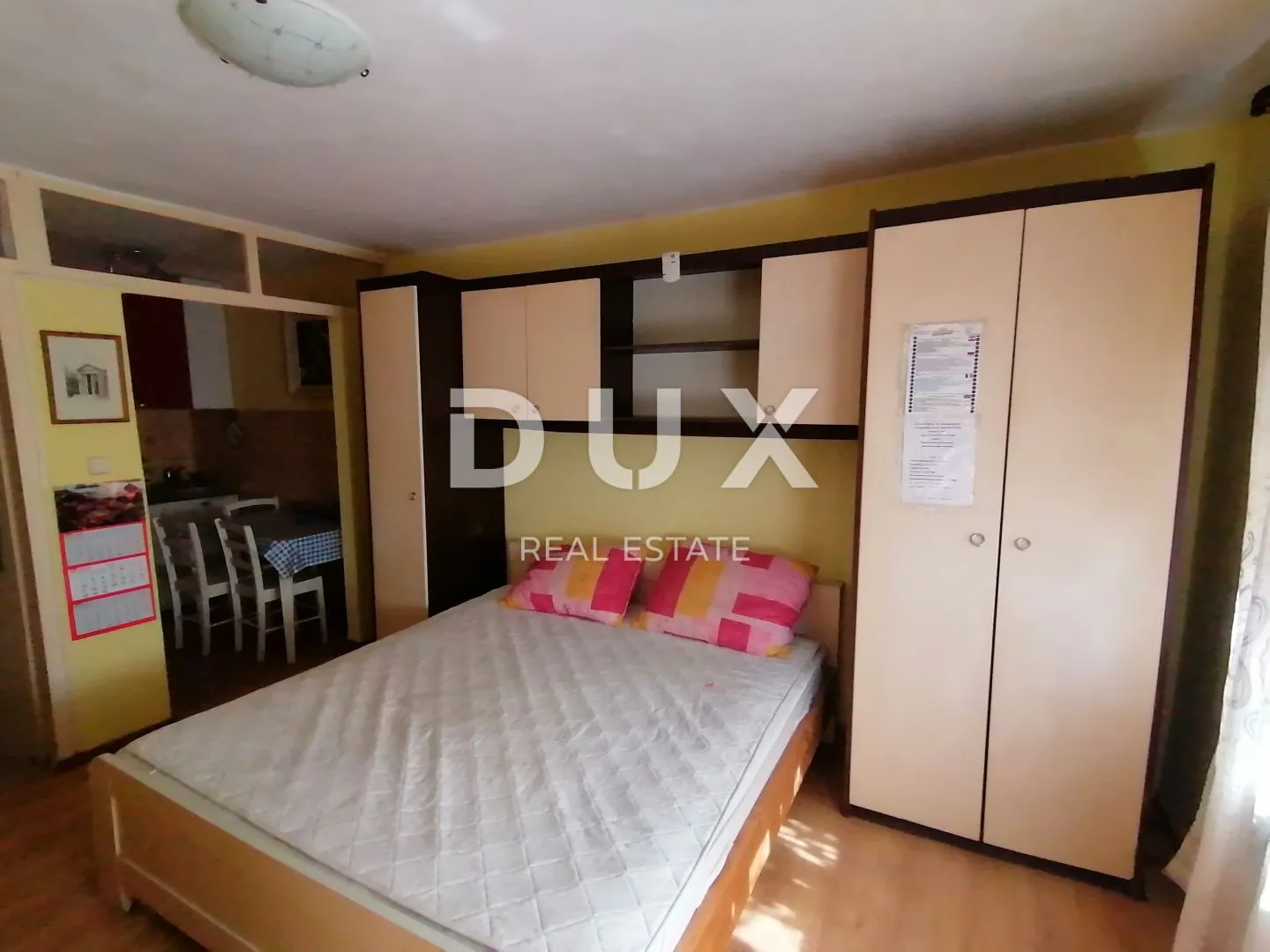 istra, pula - dva stana u centru grada 60m2 - slika 5