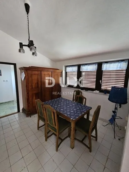 klenovica- dvojna kuća/villa 320m2 s pogledom na more + okoliš 400m2 - slika 12