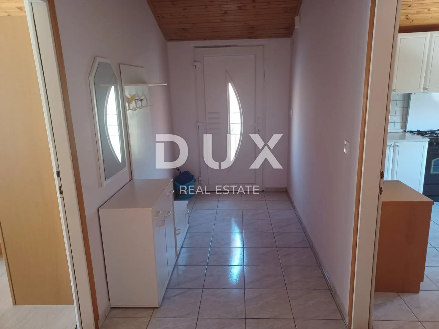 otok rab, barbat - samostojeća apartmanska kuća na odličnoj lokaciji - slika 13