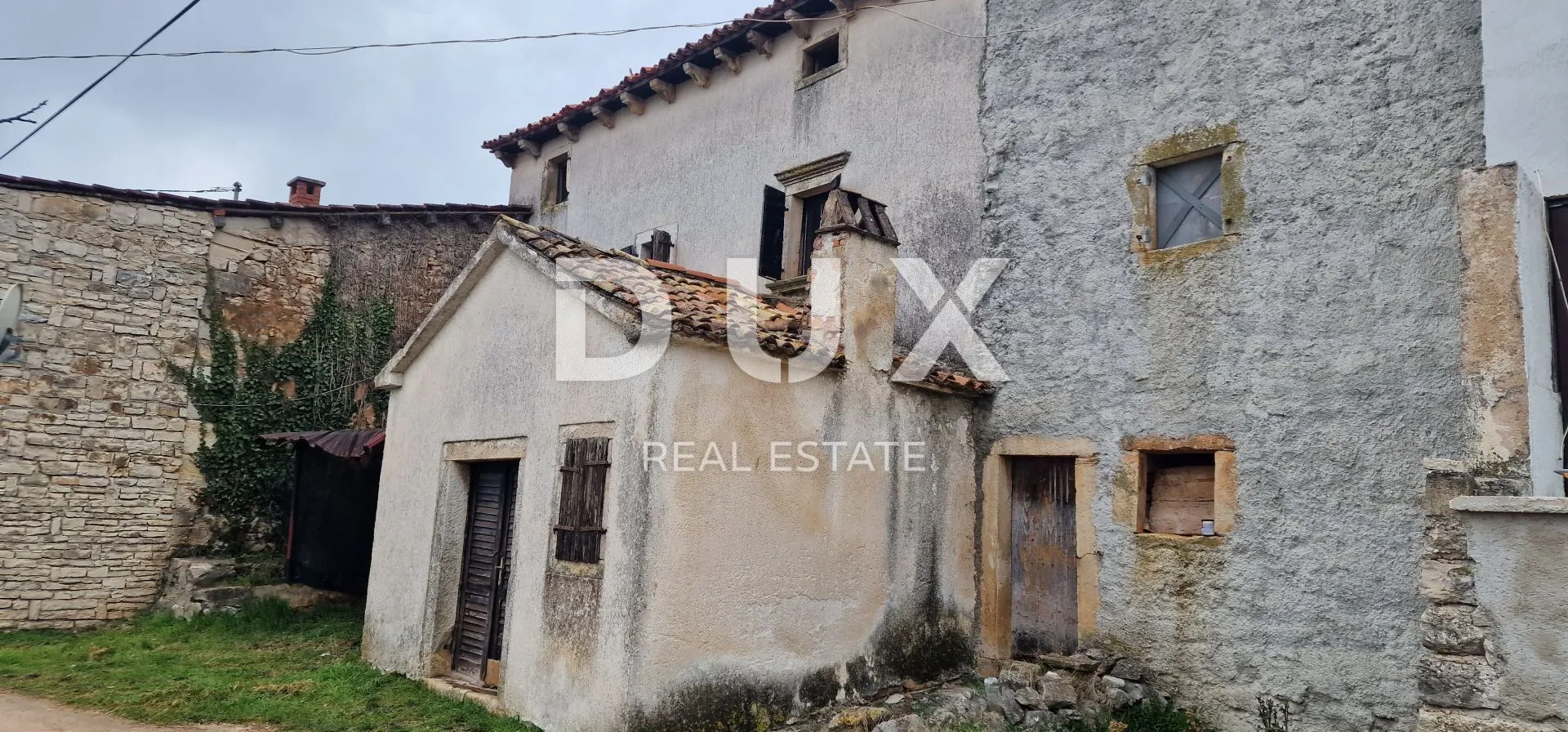 istra, motovun, okolica - dvije kuće za adaptaciju s dvorištem - slika 12