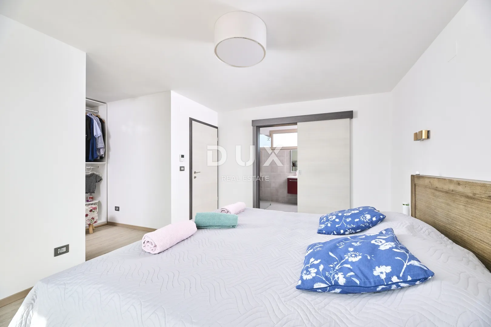 istra, umag – luksuzna vila, bazen, pogled na more - slika 28