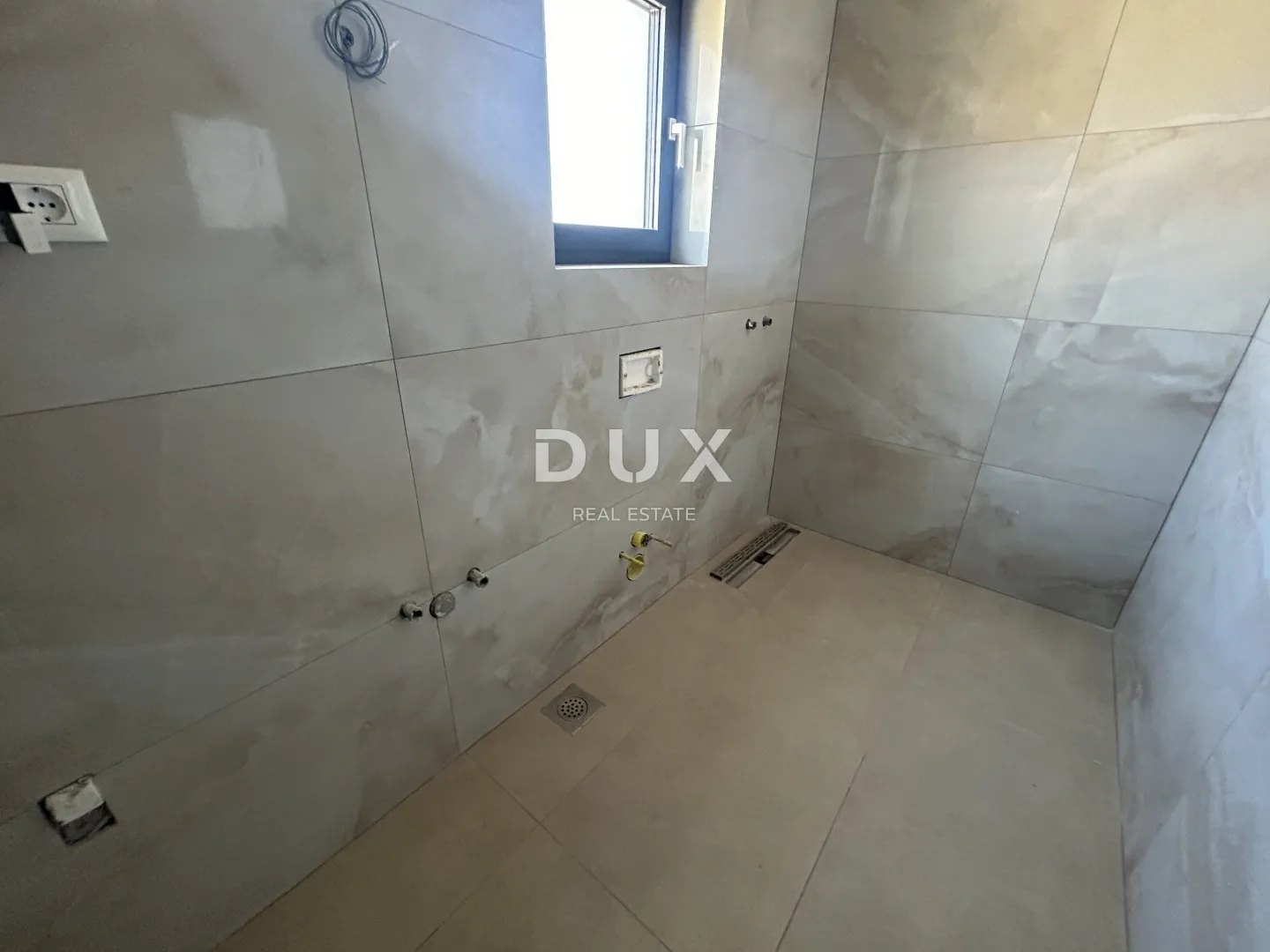 primošten, dolac – penthouse s fenomenalnim pogledom na more! - slika 9