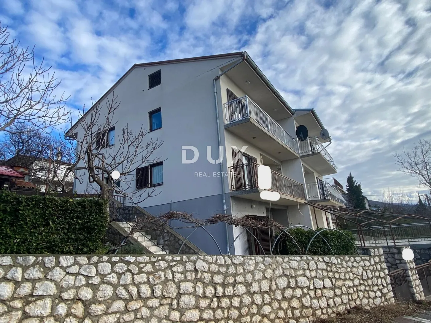 NOVI VINODOLSKI, SMOKVICA KRMPOTSKA - kuća s 4 odvojena stana PRVI RED DO MORA! PRILIKA! - Smokvica Krmpotska, Novi Vinodolski