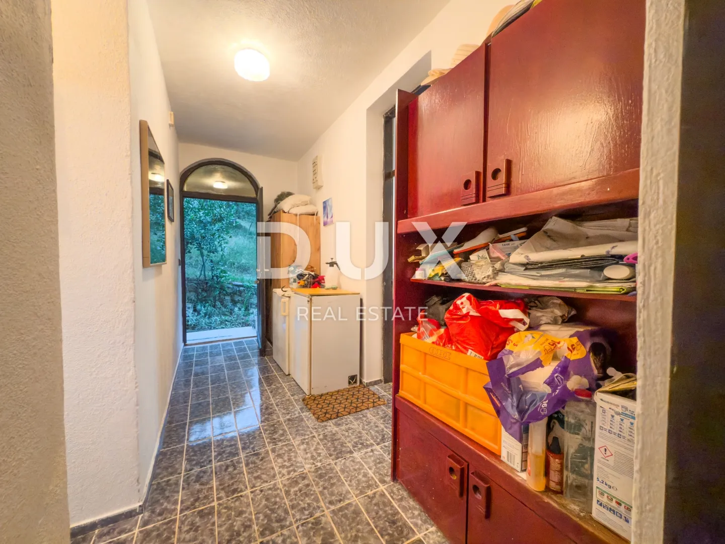otok krk, baška - kuća s 5 apartmana i velikom okućnicom - slika 70