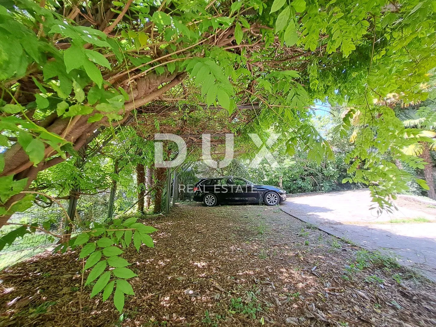 opatija, oprić - obiteljska kuća s tri stambene jedinice na parceli od 1890 m2 - slika 32